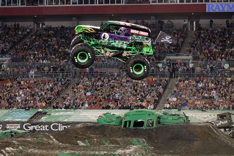 Best seats at snapdragon stadium for monster jam. Things To Know About Best seats at snapdragon stadium for monster jam. 